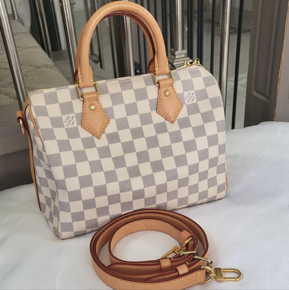 *SOLD* Louis Vuitton Speedy Bandouliere 25